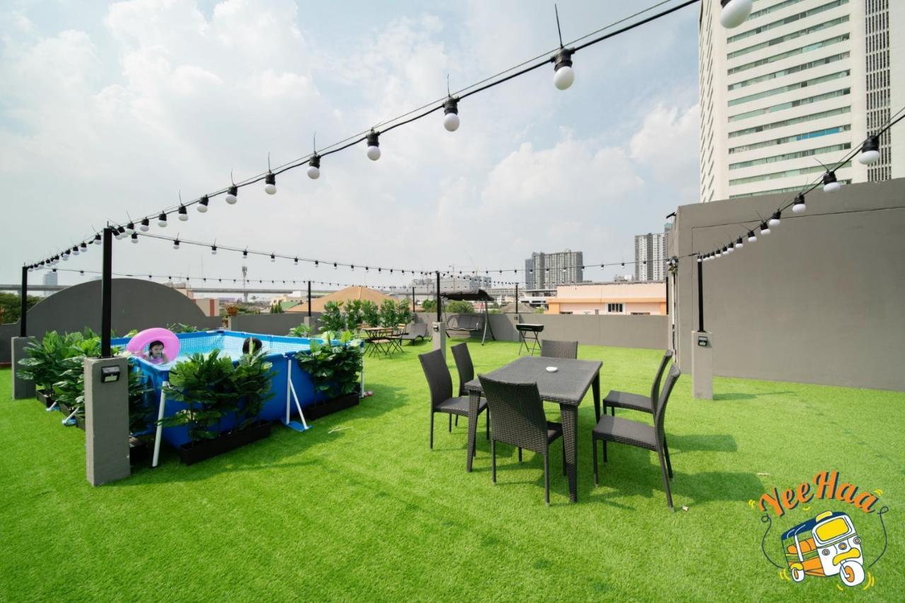 Yeehaa Bangsue Aparthotel Bangkok Buitenkant foto